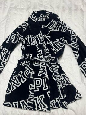 PINK Victoria's Secret Black & White Plush Sleepwear Robe